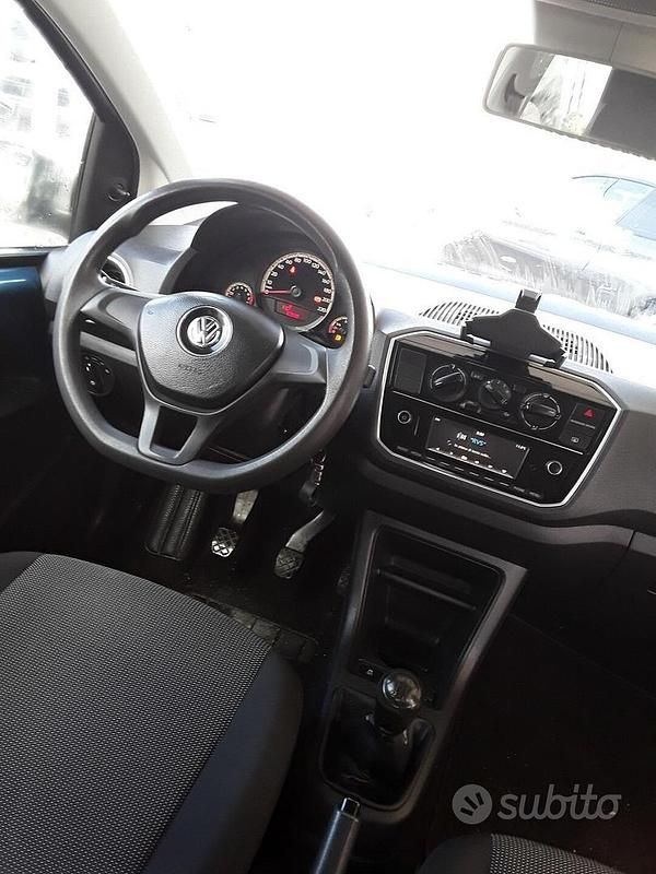 Usata VW up! 2018 Blu Utilitaria
