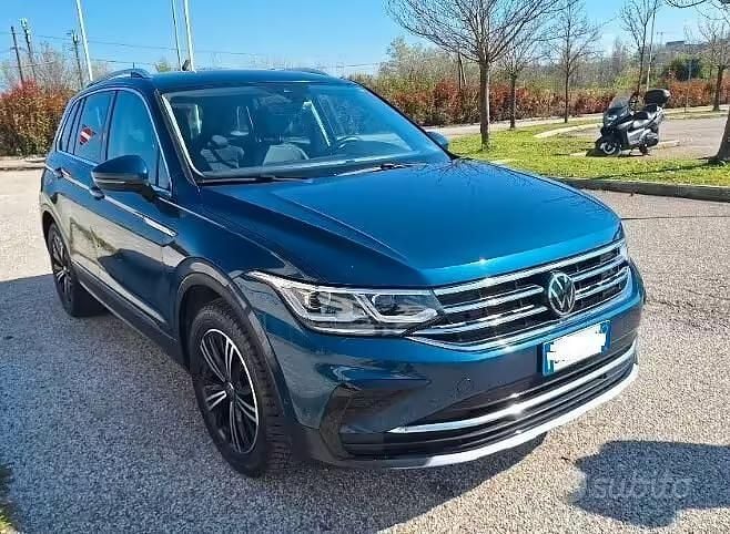 Usata VW Tiguan Elegance 150 CV (110 kW) 2022 Blu SUV