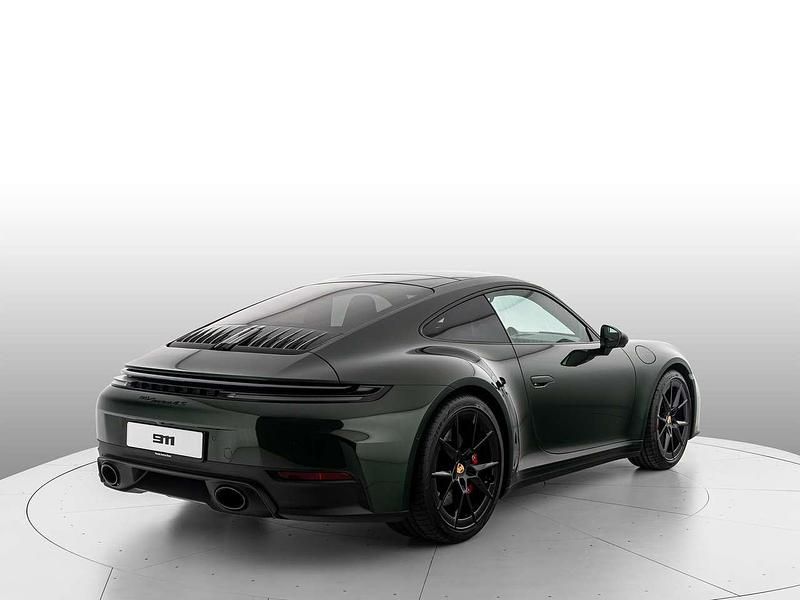 Nuova Porsche 911 Carrera 4S 581 CV (427 kW) 2026 Oak green neo metallizzato