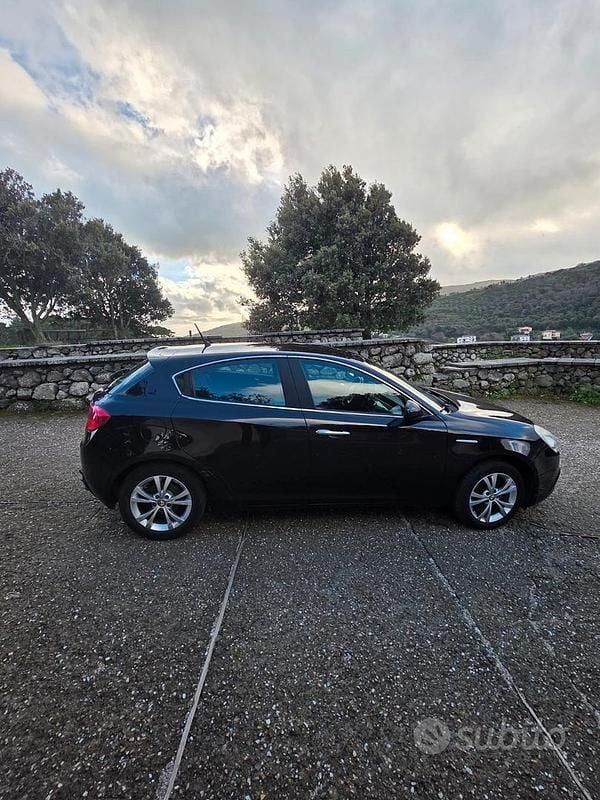Usata Alfa Romeo Giulietta 140 CV (102 kW) 2012 Utilitaria
