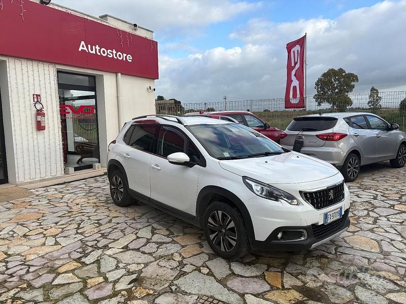 Usata Peugeot 2008 Allure 83 CV (61 kW) 2019 Bianco SUV