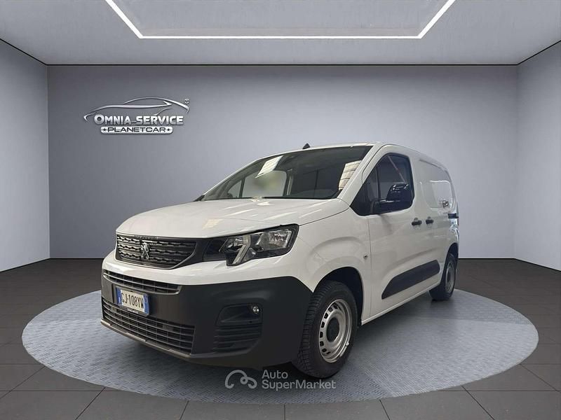 Bianco Usata 2022 Peugeot Partner Premium Monovolume | 11.400 € (Ottimo prezzo) - Immagine 1/4