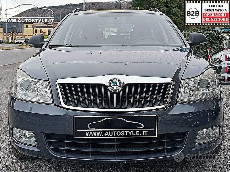 Usata Skoda Octavia 105 CV (77 kW) 2011 Grigio Station wagon