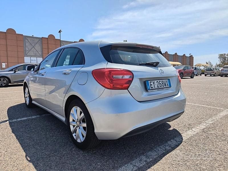 Usata Mercedes A180 Executive 103 CV (75 kW) 2015 Argento Utilitaria