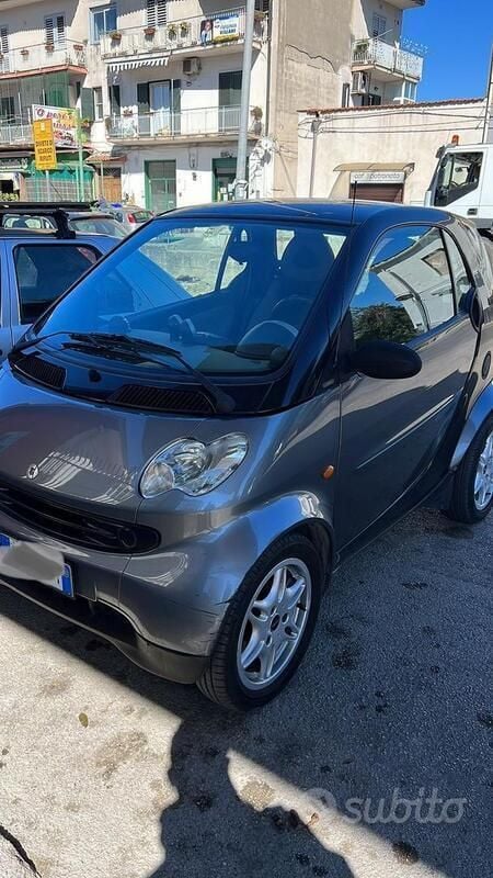 Grigio Usata 2003 Smart ForTwo Coupé Coupé | 3000 € (Buon prezzo) - Immagine 1/4