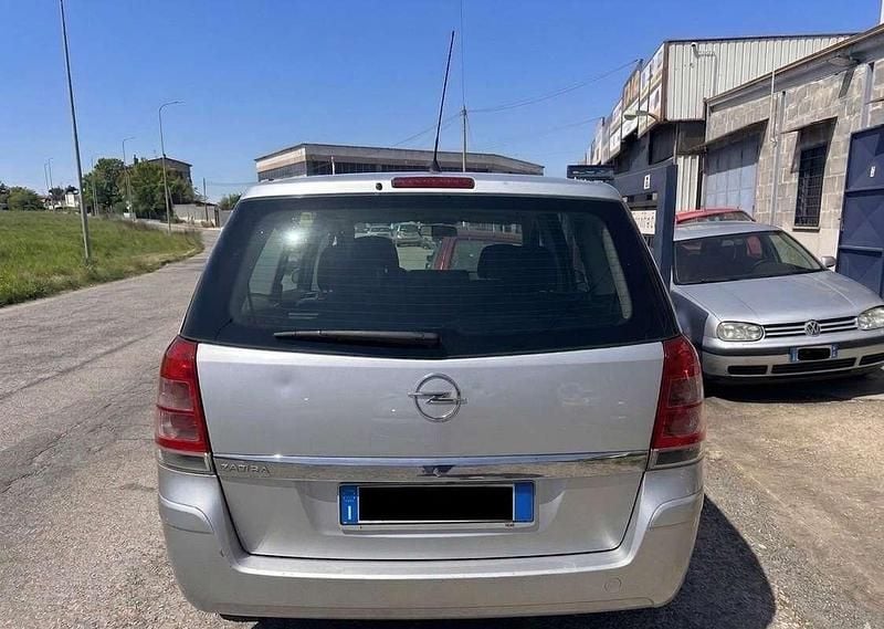 Usata Opel Zafira Edition 140 CV (102 kW) 2010 Argento Monovolume