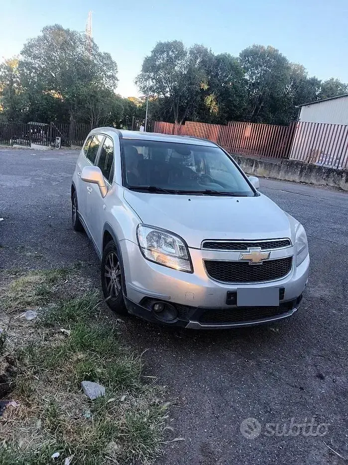 Usata Chevrolet Orlando 163 CV (119 kW) 2012 Grigio Monovolume