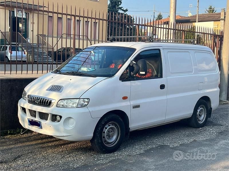 Gebraucht Hyundai H-1 140 PS (102 kW) 2007 Weiß Van / Kleinbus