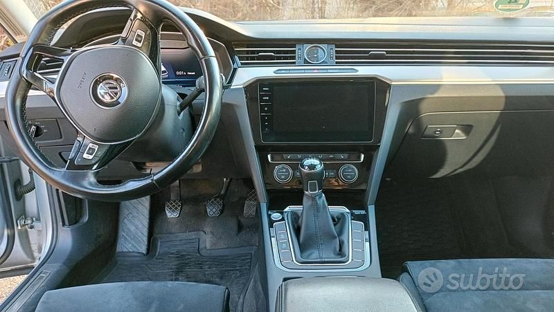 Usata VW Passat 150 CV (110 kW) 2017 Grigio Station wagon