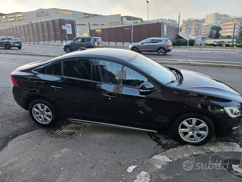 Usata Volvo S60 136 CV (100 kW) 2014 Nero Berlina