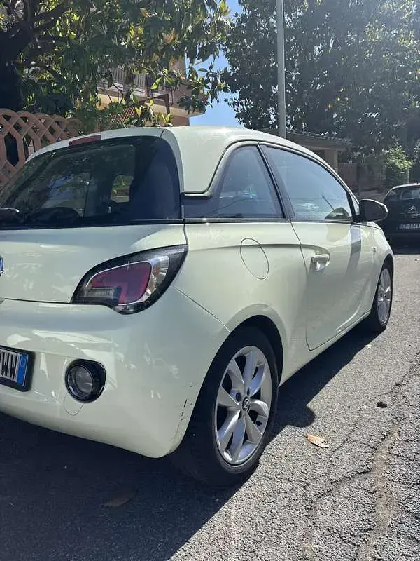 Usata Opel Adam 69 CV (50 kW) 2013 Bianco Utilitaria