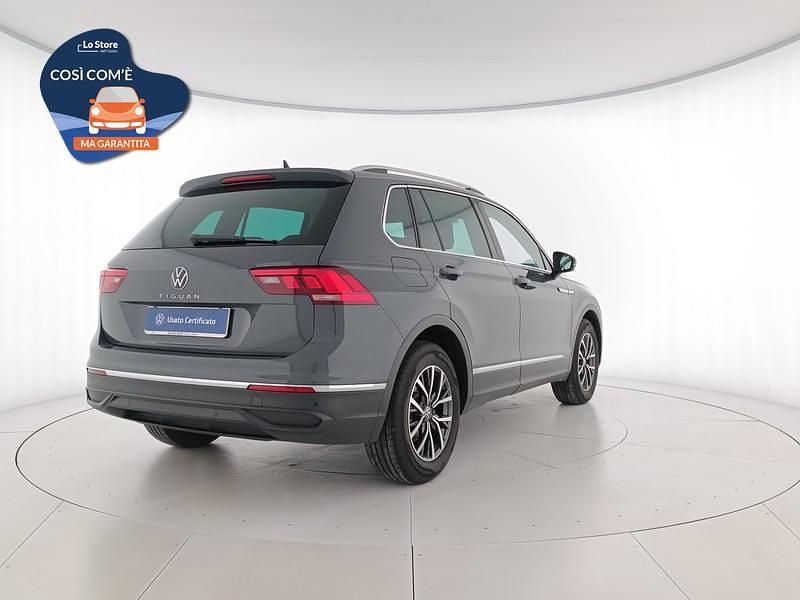 Usata VW Tiguan Life 131 CV (96 kW) 2023 Dolphin grey metallizzato SUV