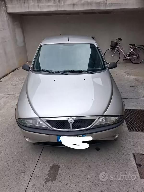 Usata Lancia Ypsilon 54 CV (39 kW) 1999 Grigio Utilitaria