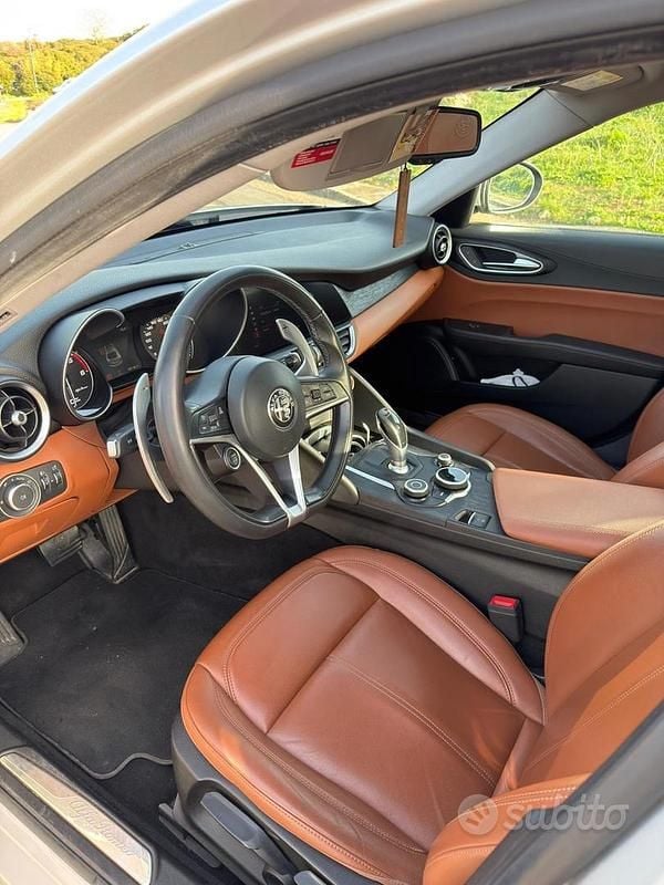 Usata Alfa Romeo Giulia Lusso 190 CV (139 kW) 2020 Grigio Berlina