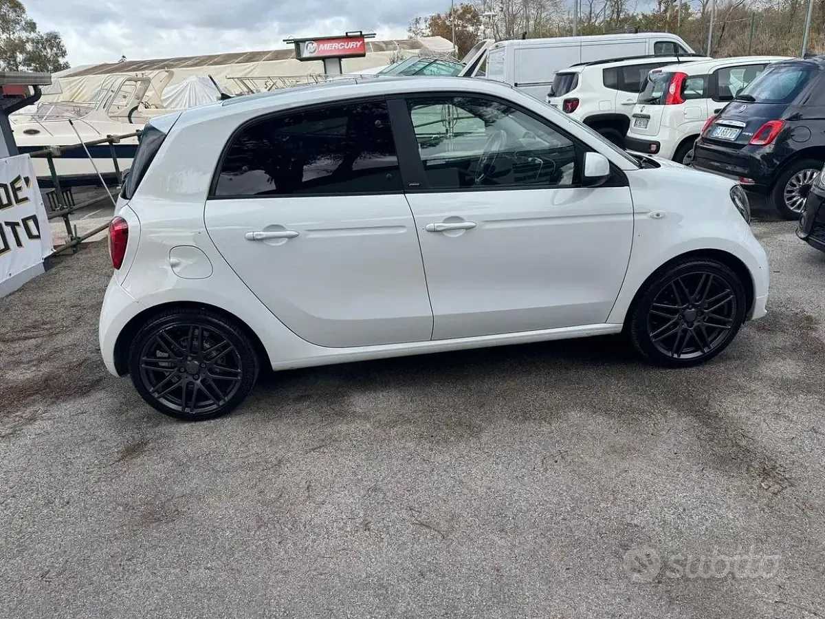 Usata Smart ForFour Passion 90 CV (66 kW) 2019 Bianco Utilitaria