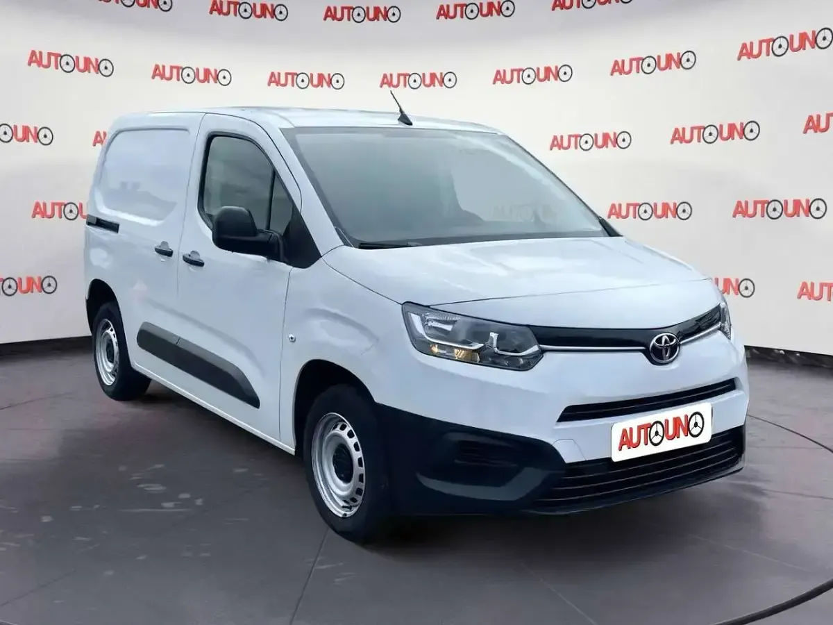 Usata Toyota Proace City City 102 CV (75 kW) 2023 Bianco Monovolume
