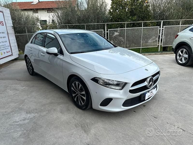 Bianco Usata 2022 Mercedes A200 Tre volumi | 19.900 € (Buon prezzo) - Immagine 1/4