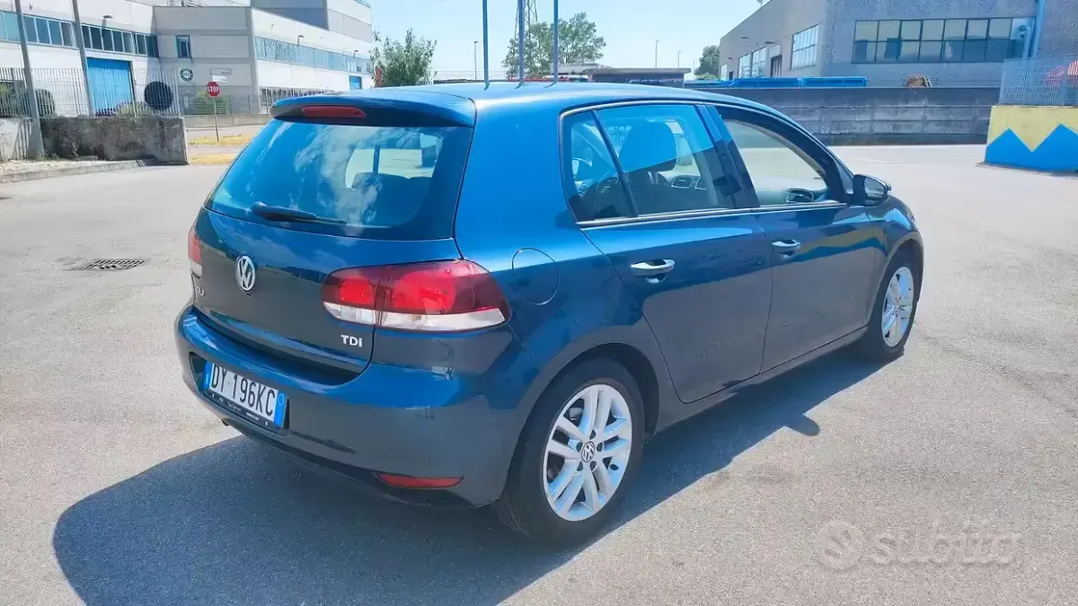 Usata VW Golf VI Highline 105 CV (77 kW) 2010 Blu Utilitaria