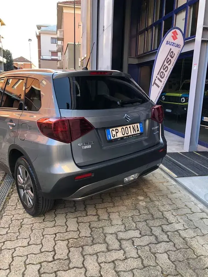 Usata Suzuki Vitara Cool 129 CV (94 kW) 2023 Grigio SUV