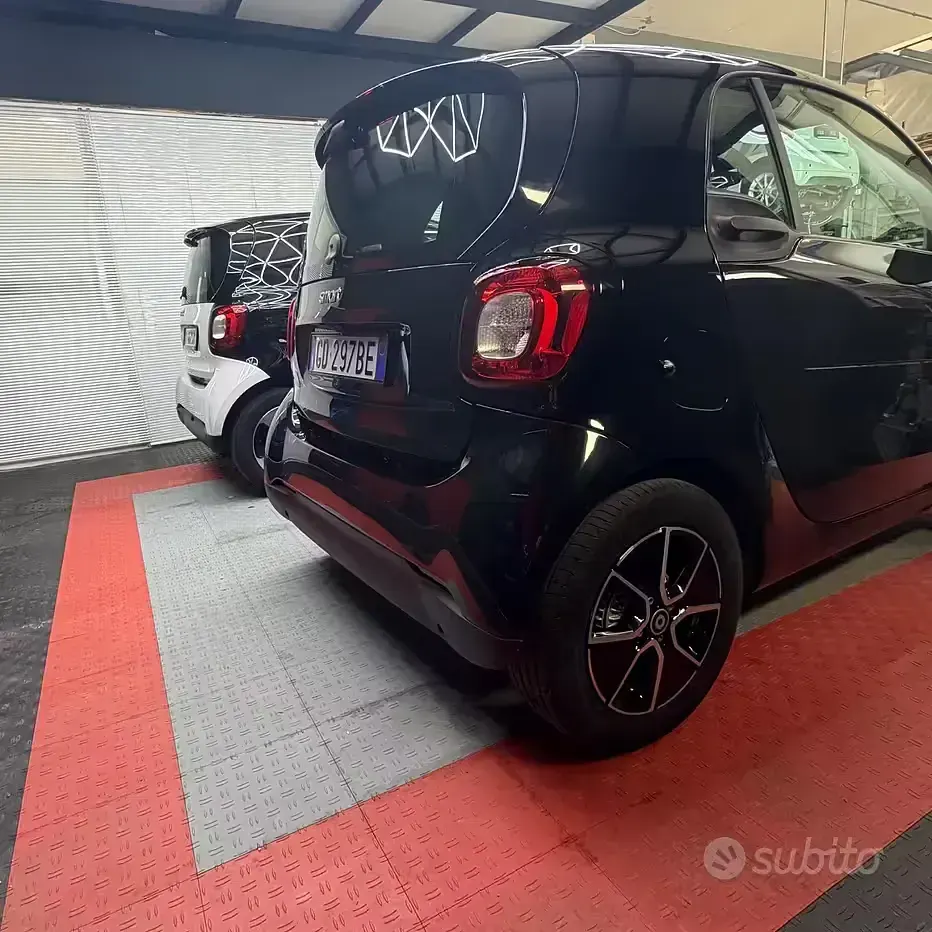 Usata Smart ForTwo Electric Drive Passion 41 kW (56 CV) 2020 Nero Berlina