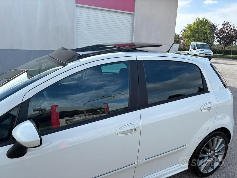 Usata Fiat Punto Sport 95 CV (69 kW) 2012 Bianco Utilitaria