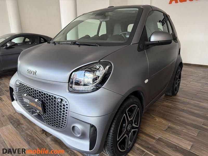 Usata Smart ForTwo Electric Drive Pulse 60 kW (82 CV) 2022 Grigio scuro Cabrio