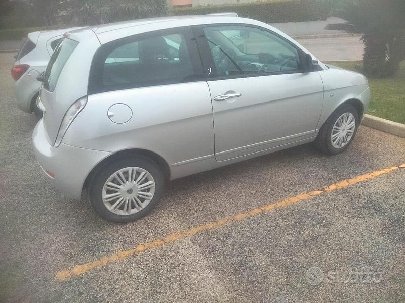 Usata Lancia Ypsilon 2011 Grigio Utilitaria