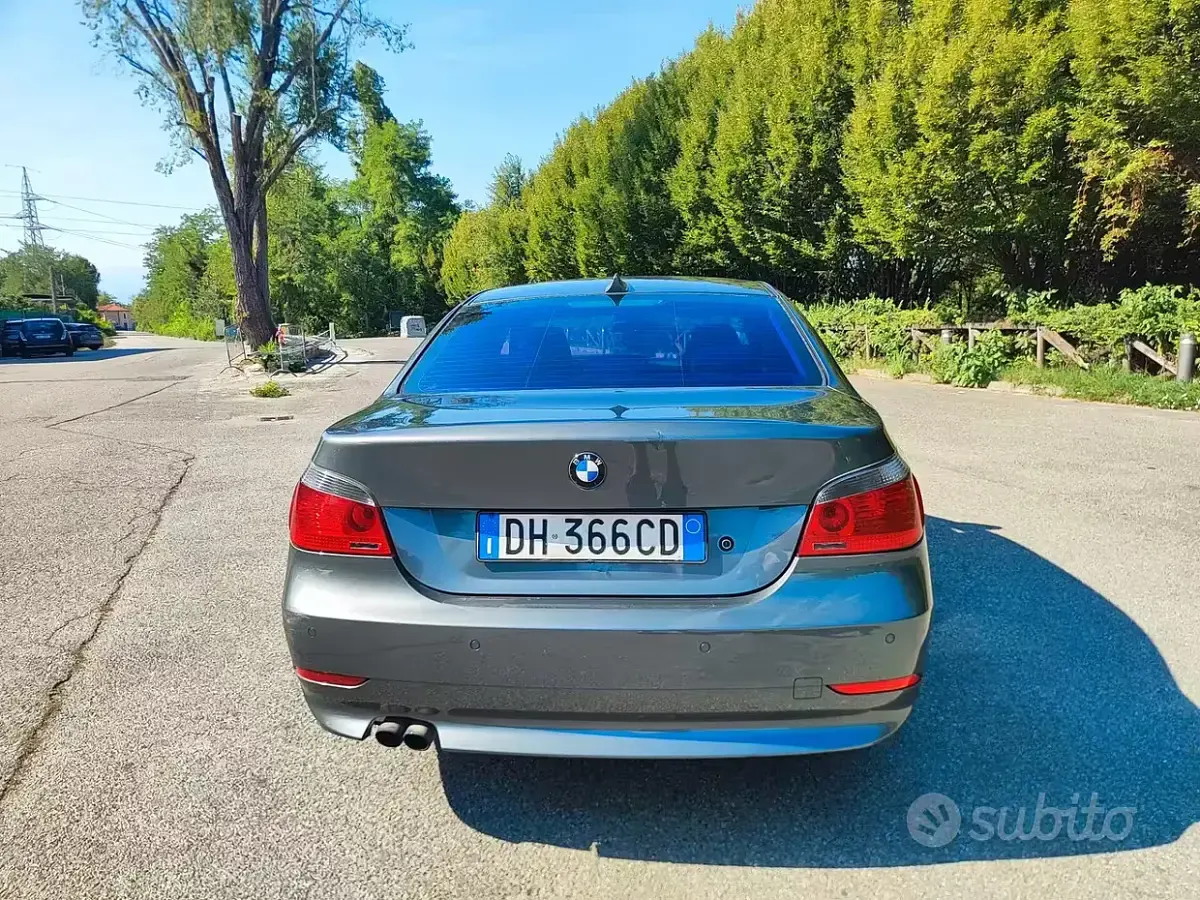Usata BMW 530 235 CV (172 kW) 2007 Grigio Berlina
