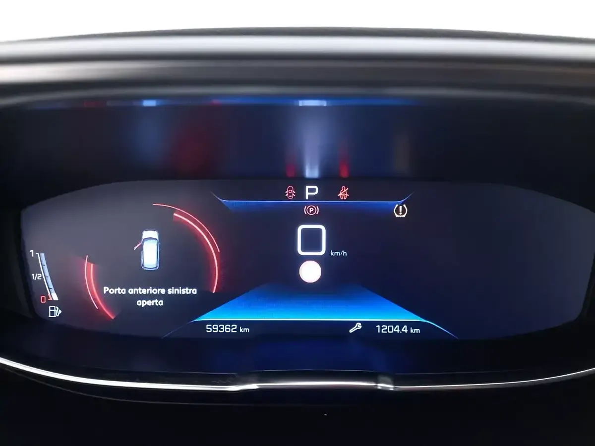 Usata Peugeot 3008 Business-Line 131 CV (96 kW) 2020 Argentoargento SUV