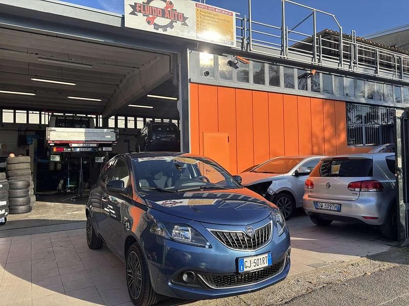 Blu Usata 2022 Lancia Ypsilon S Due volumi | 10.900 € (Buon prezzo) - Immagine 1/4