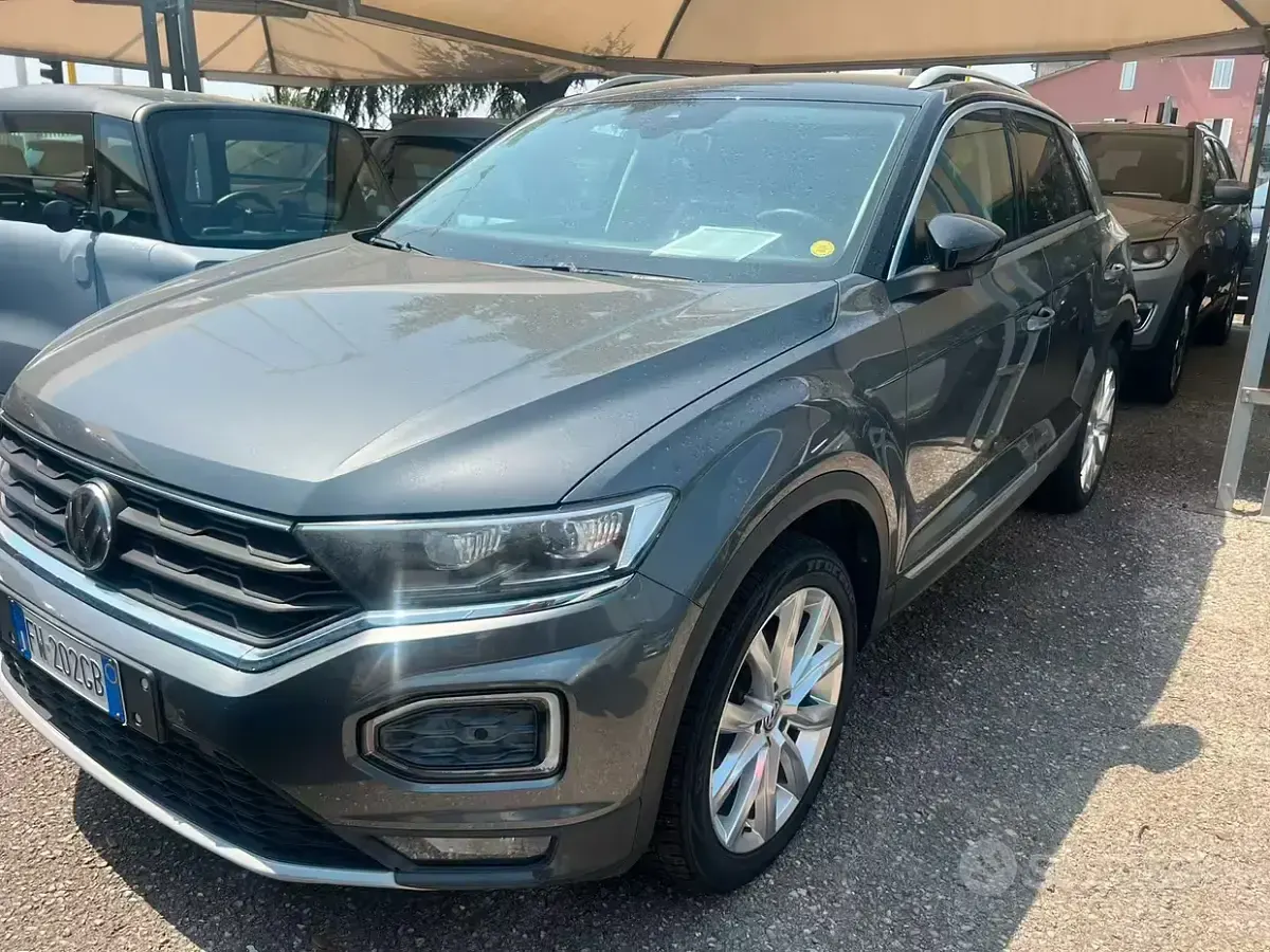 Usata VW T-Roc 116 CV (85 kW) 2019 Grigio SUV