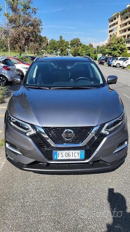 Usata Nissan Qashqai N-Connecta 116 CV (85 kW) 2018 Grigio SUV