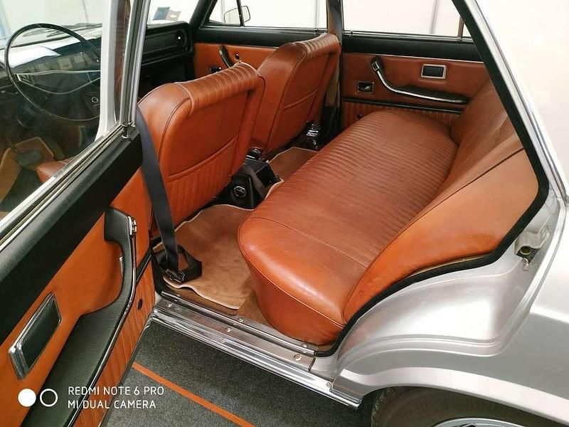 Usata Fiat 130 160 CV (117 kW) 1971 Argento Berlina