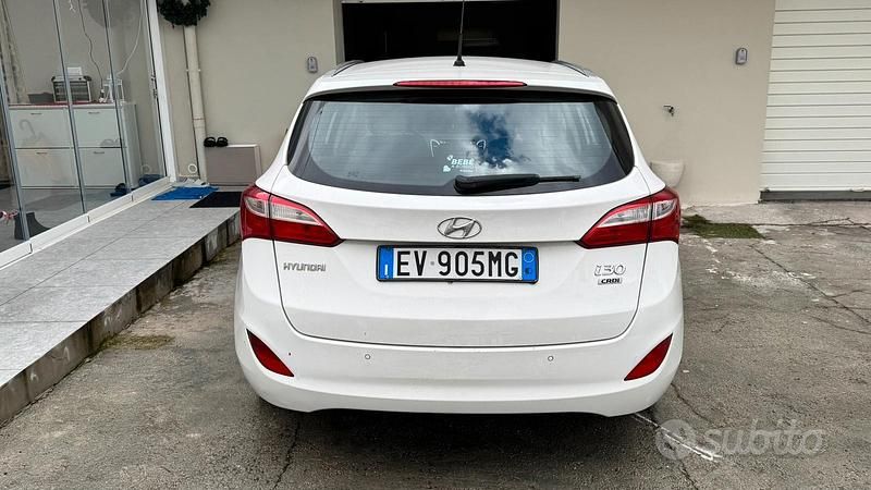 Usata Hyundai i30 128 CV (94 kW) 2014 Bianco Station wagon