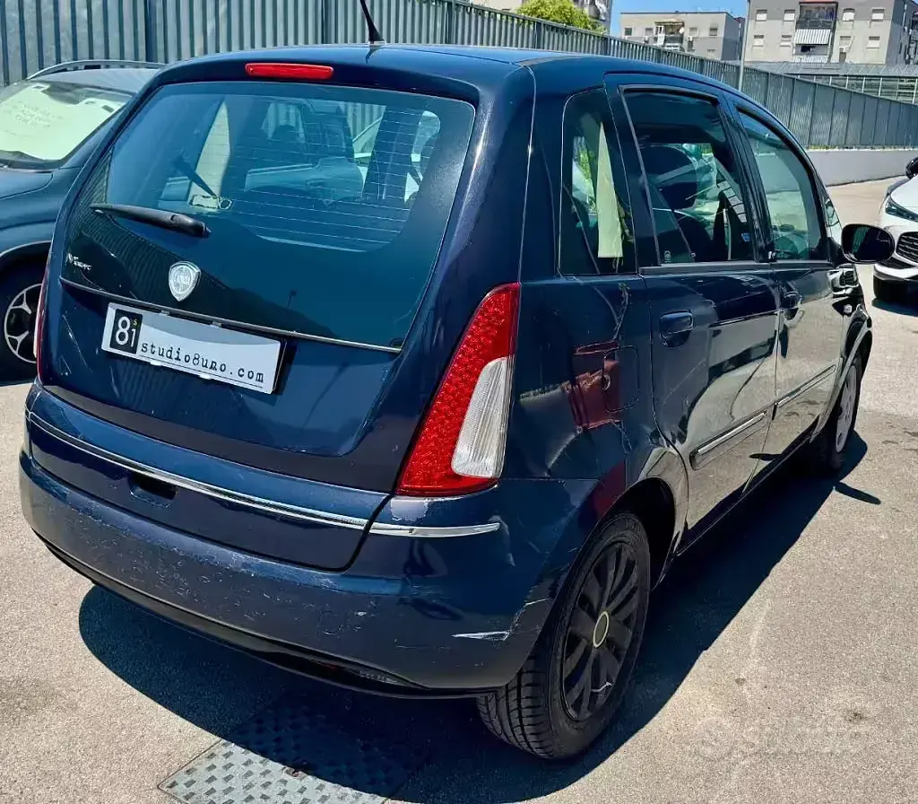 Usata Lancia Musa 77 CV (56 kW) 2010 Bluazzurro Monovolume