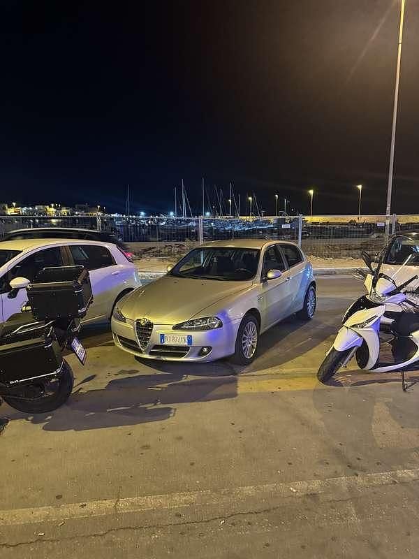 Usata 2007 Alfa Romeo 147 Utilitaria | 1500 € (Super prezzo) - Immagine 1/4