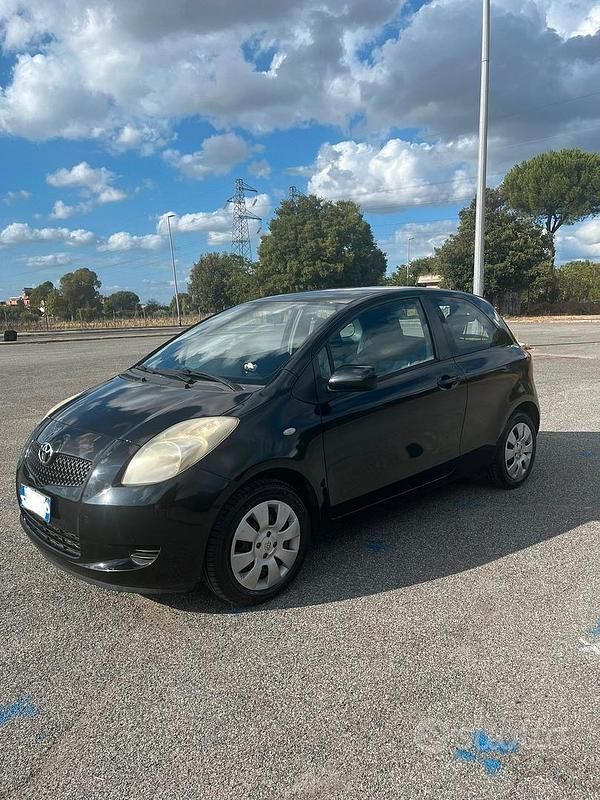 Usata Toyota Yaris Sol 69 CV (50 kW) 2008 Nero Utilitaria