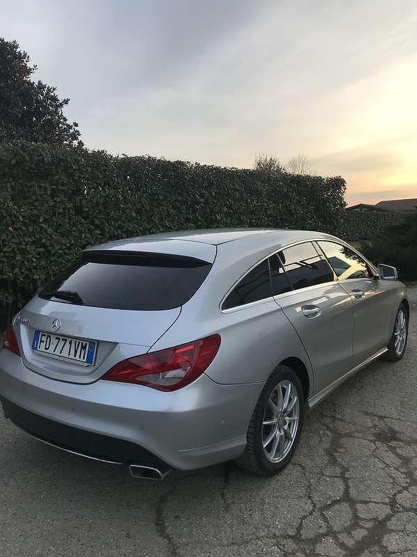 Usata Mercedes CLA200 Shooting Brake 136 CV (100 kW) 2016 Argento Station wagon