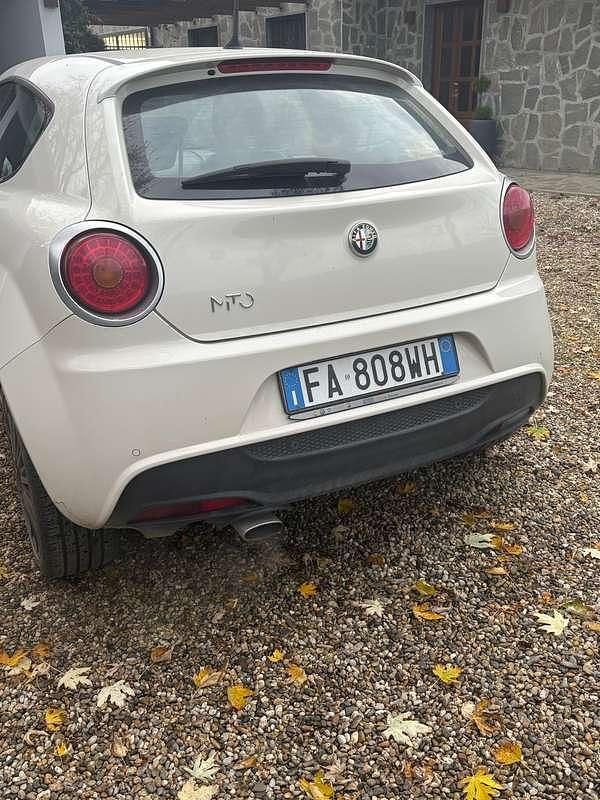 Usata Alfa Romeo MiTo 84 CV (61 kW) 2015 Beige Utilitaria