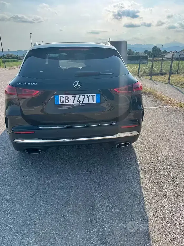 Usata Mercedes GLA200 AMG 163 CV (119 kW) 2020 Nero SUV