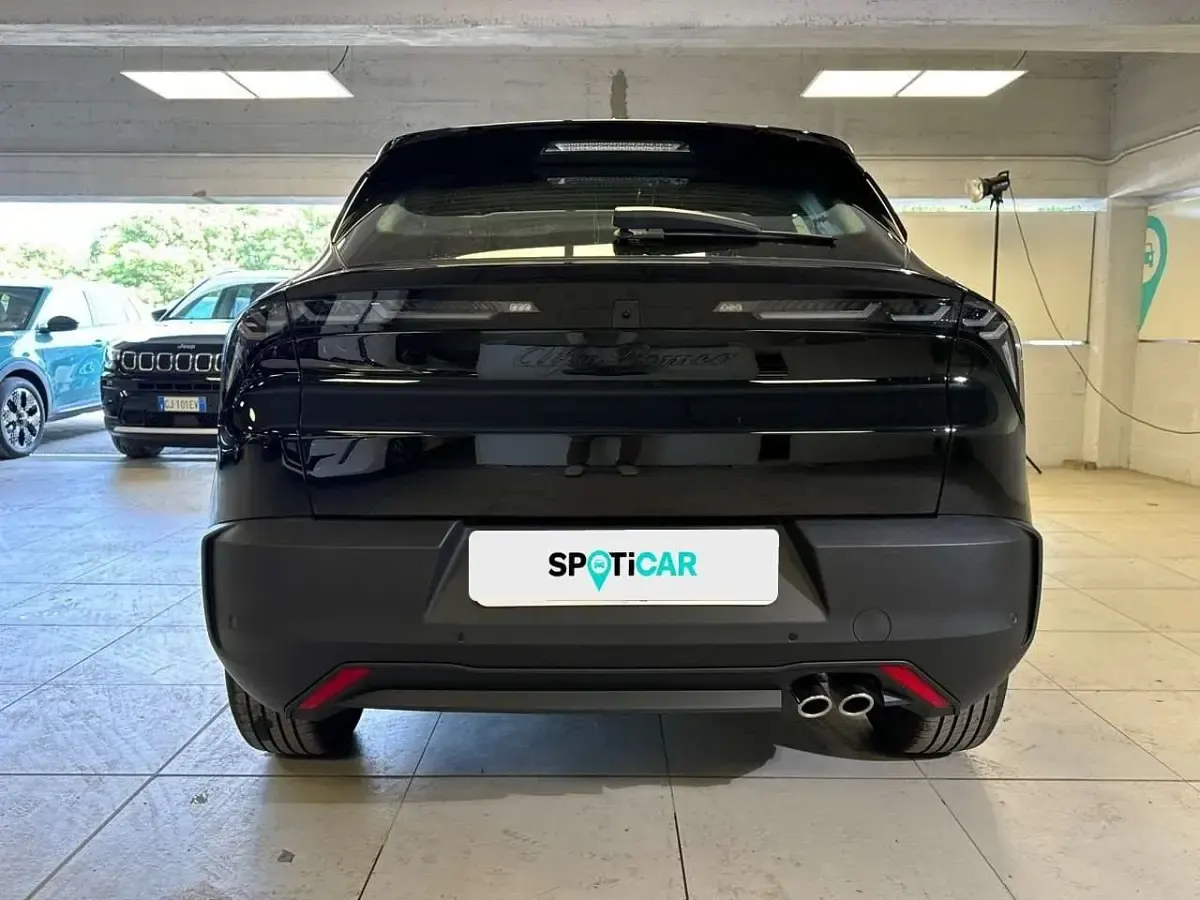 Usata Alfa Romeo Junior 136 CV (100 kW) 2025 Nero SUV