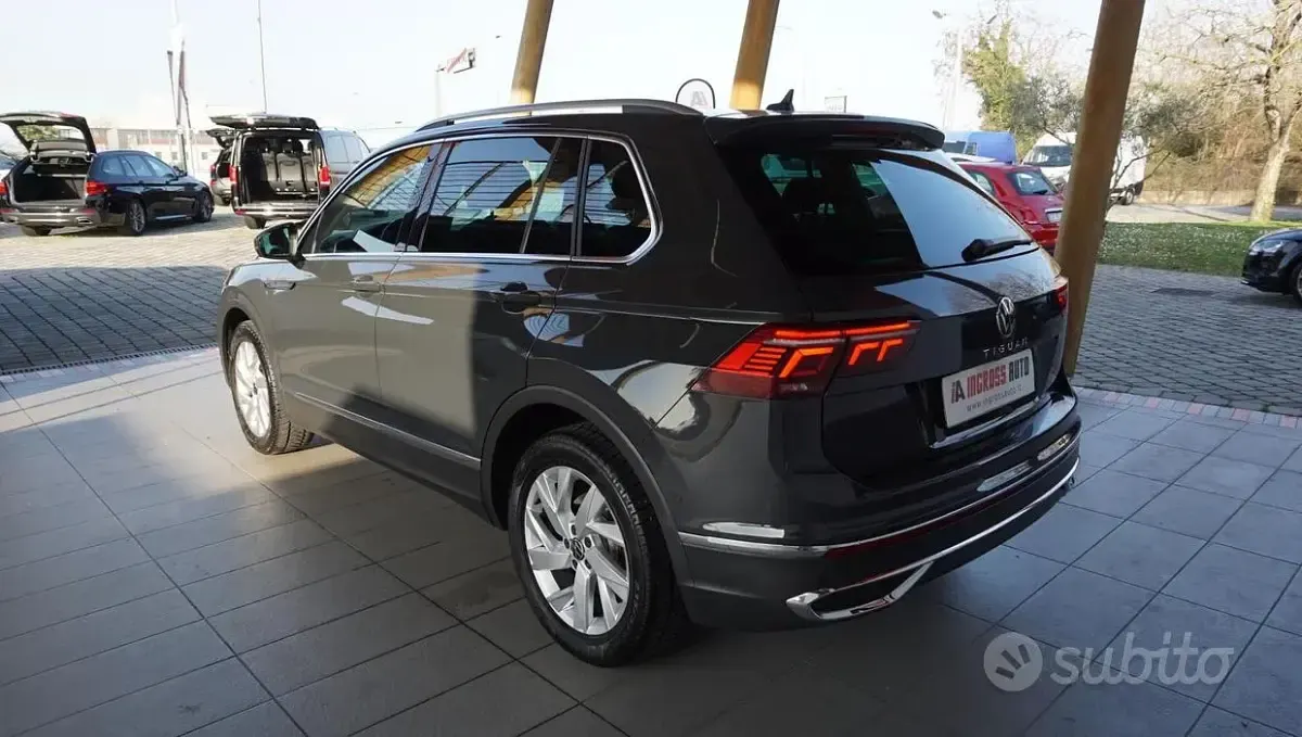 Usata VW Tiguan Elegance 150 CV (110 kW) 2022 Grigio SUV