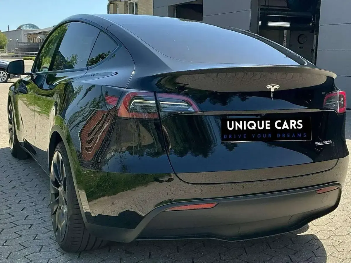 Usata Tesla Model Y 152 kW (208 CV) 2022 Grigio SUV
