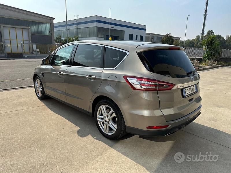 Usata Ford S-MAX S 180 CV (132 kW) 2015 Grigio Monovolume