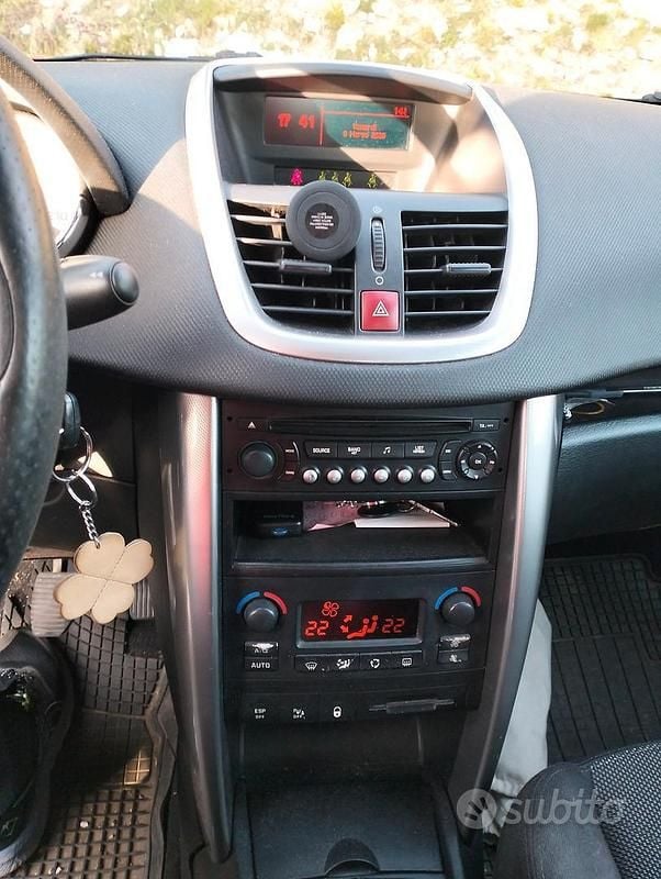 Usata Peugeot 207 2007 Grigio Utilitaria