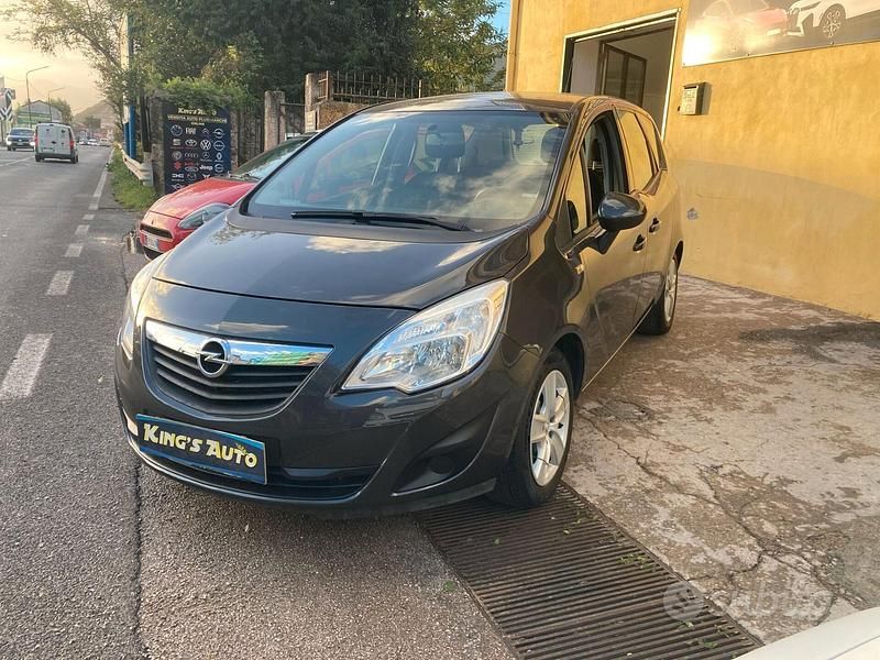 Usata Opel Meriva 101 CV (74 kW) 2011 Grigio Monovolume