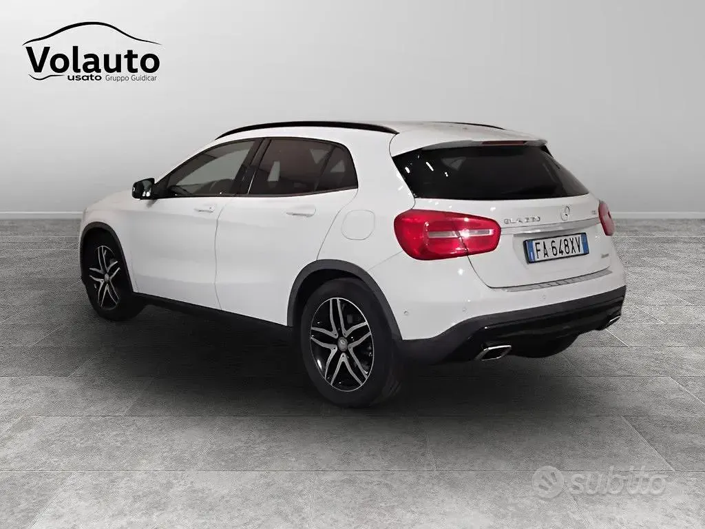 Usata Mercedes GLA220 177 CV (130 kW) 2015 Bianco SUV