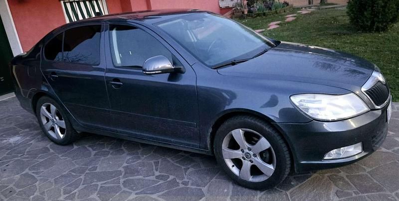 Usata Skoda Octavia Elegance 105 CV (77 kW) 2011 Berlina