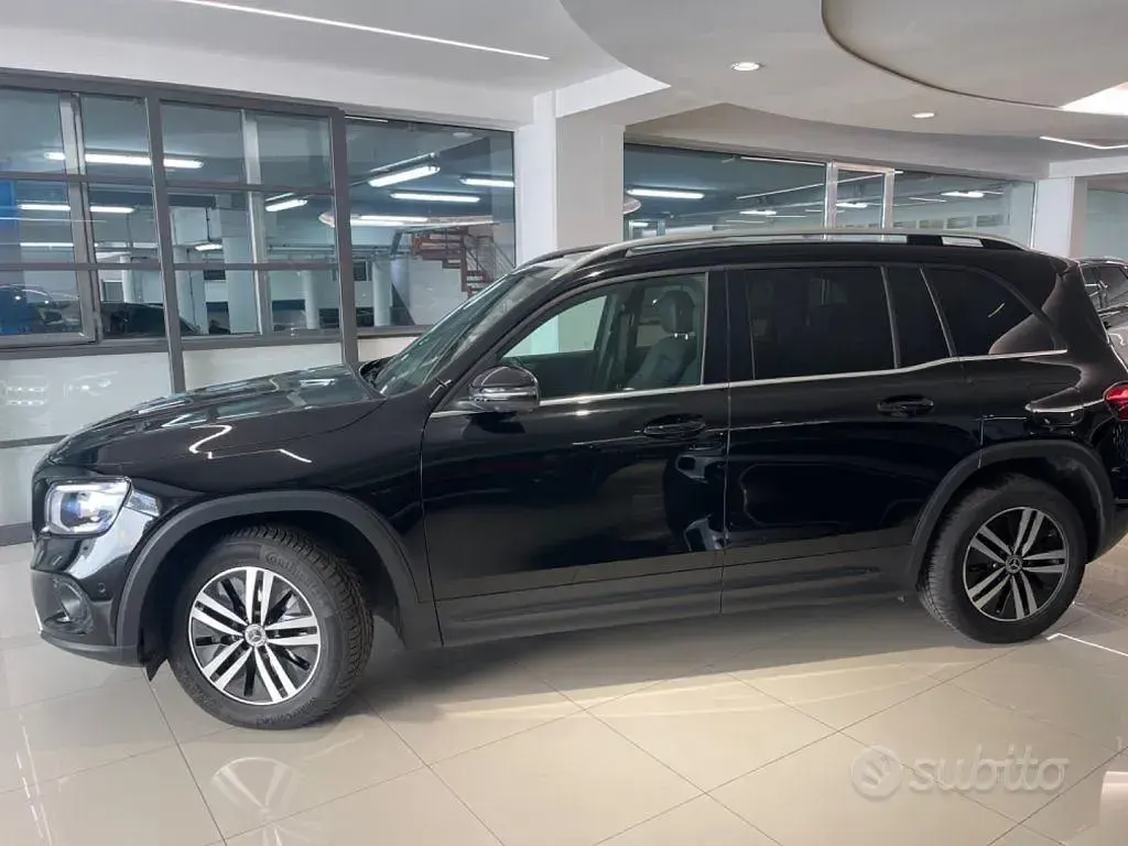 Usata Mercedes GLB200 Business 150 CV (110 kW) 2022 Nero SUV