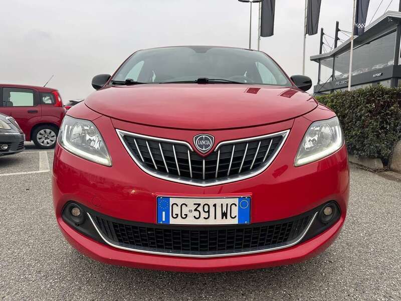 Usata Lancia Ypsilon Gold 69 CV (50 kW) 2021 Rosso Utilitaria